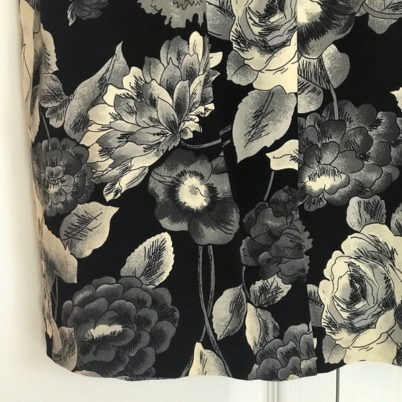 Jones New York Floral Pencil Skirt Size 8P EUC - Picture 15 of 15